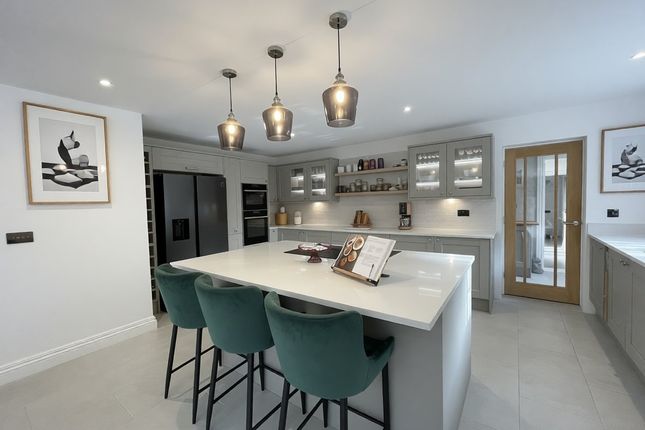 York Lodge,, Silver Wood, West Sussex photo 3