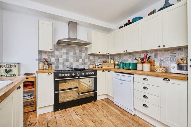 62, Alvington Road, Isle of Wight photo 4
