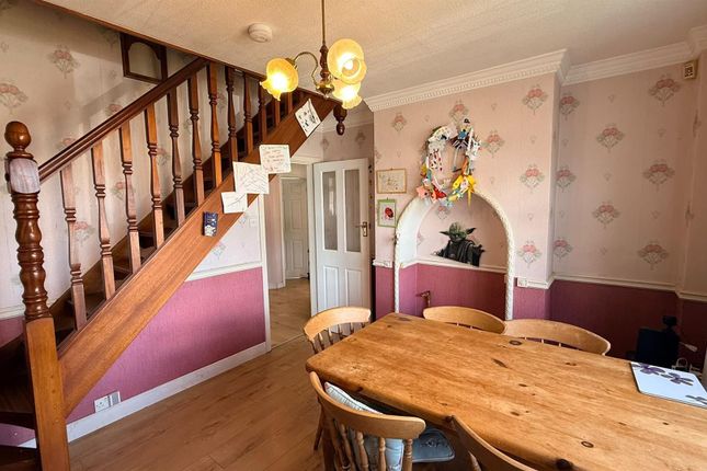 31, Woodglade Croft, Birmingham photo 3