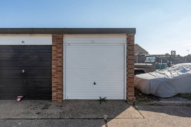 24, Pluckley Gardens, Margate photo 2