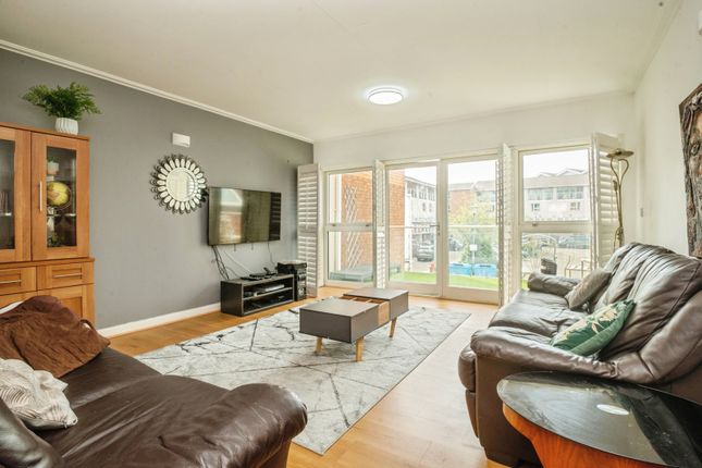 75, Taliesin Court, Cardiff photo 4