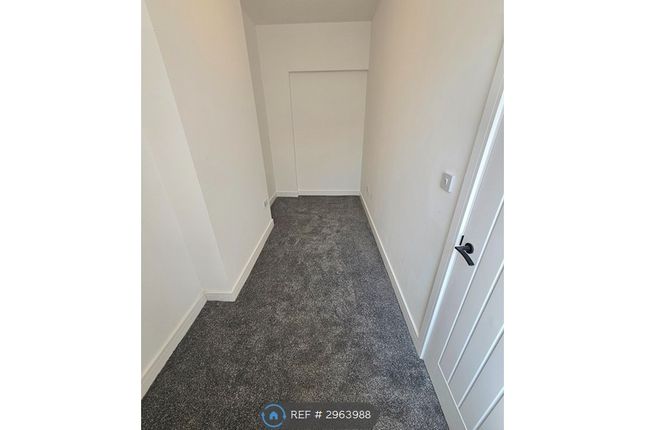 Church St, Flat, Leigh photo 4