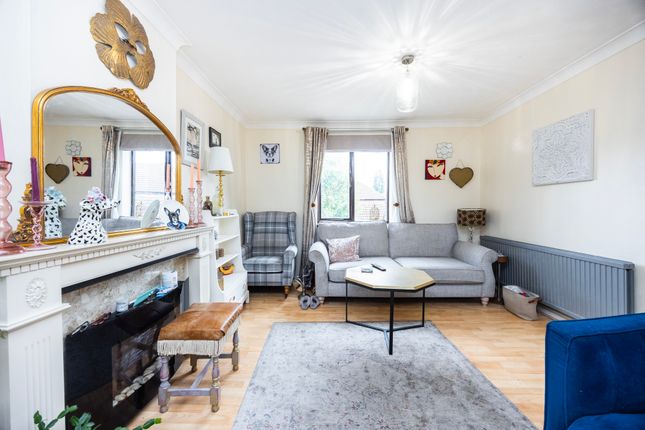 56, Kirkham Road, London photo 4