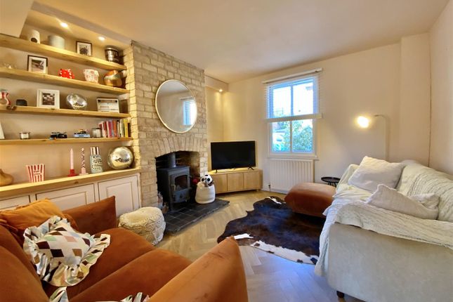 12, Cosgrove Road, Milton Keynes photo 4