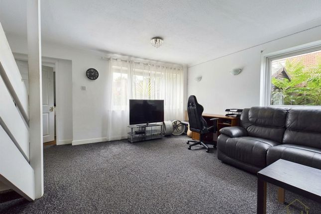 13 Oaklands, Ashford photo 2