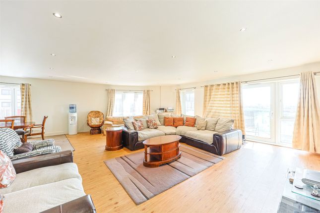 Flat 79, Arctic House, 3, Heritage Avenue, Colindale photo 2
