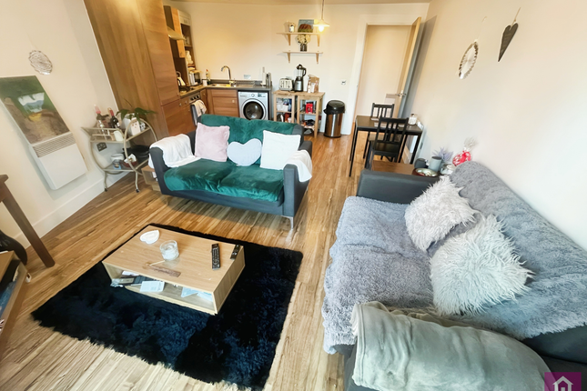 2-bed flat on 813, Fresh, Manchester City Centre, £170,000