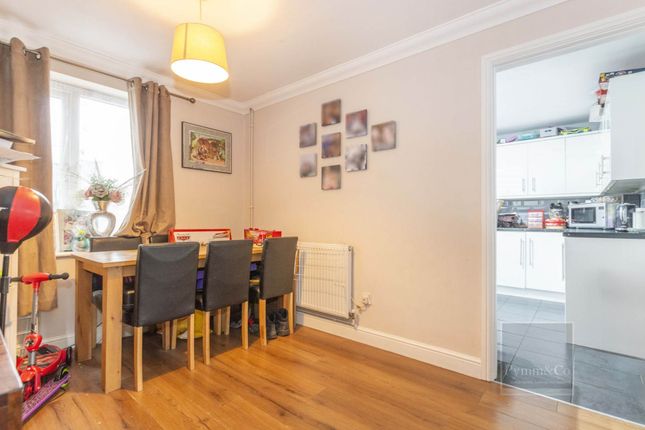 18, Darwin Walk, Dereham photo 4