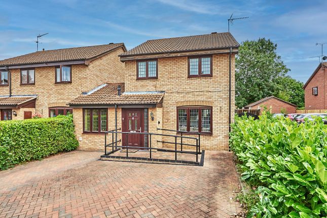 Thumbnail Detached house for sale in Belgrave Close, St. Albans, Hertfordshire