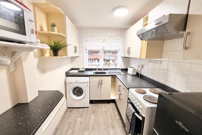 Flat 21, Kensington, Foxwood Grove, Birmingham photo 4