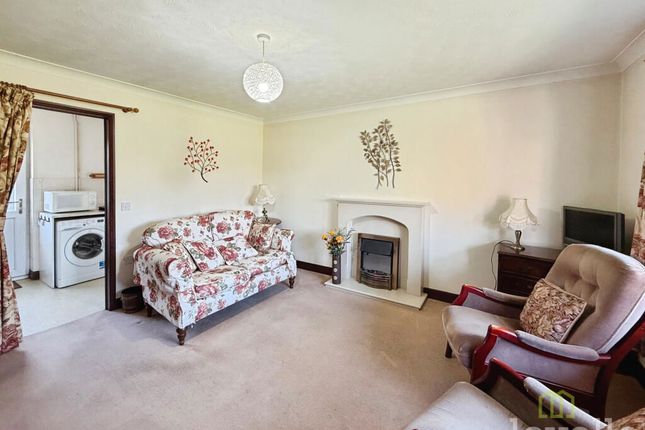 11, St. Claires Court, Lincoln photo 2