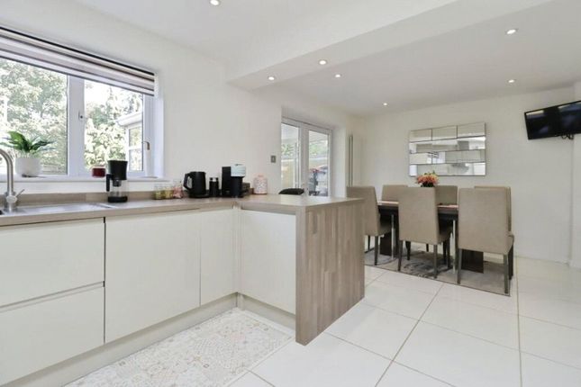 Damson Drive, Telford photo 4