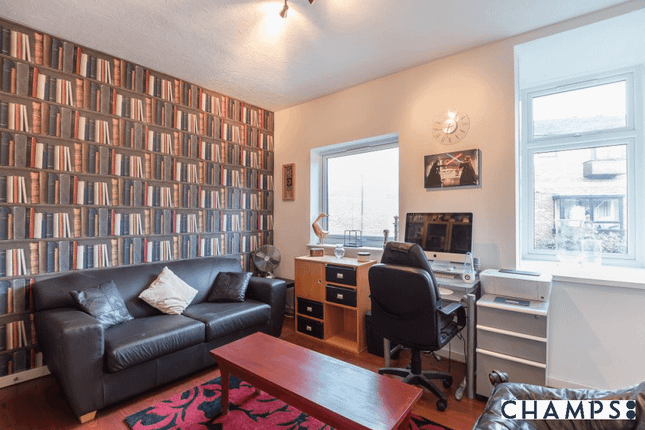 67 Barnfield Place, London photo 3