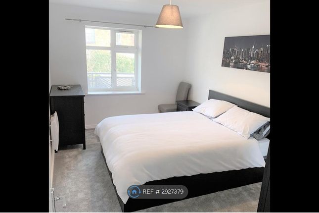 Flat, Riverlock Court Spring Gardens Road, High Wycombe photo 4