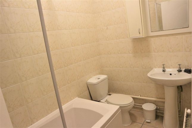 First Floor Flat, 489, Seven Sisters Road, London photo 5