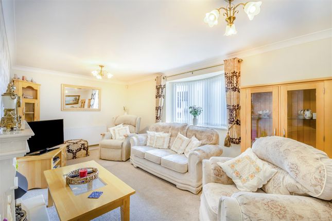 33, Dunn Brigg, Mansfield photo 2