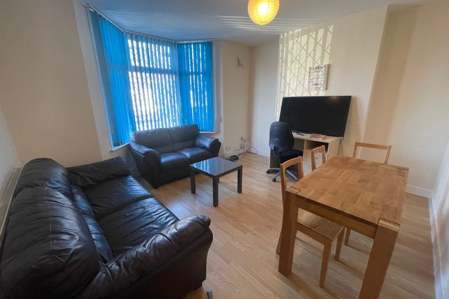 Room 5 12, Aylesford Street, Aylesford Street photo 2
