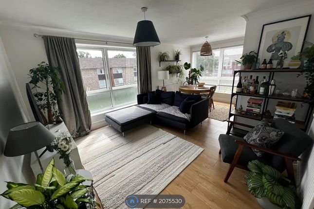 Thumbnail Flat to rent in Liebenrood Road, Reading