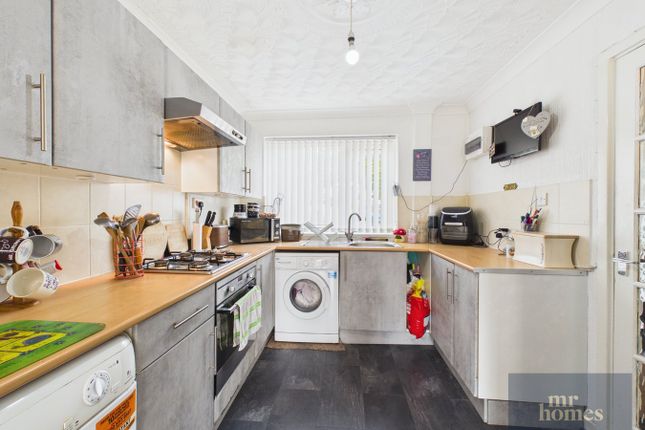 7, Oakway, Cardiff photo 3