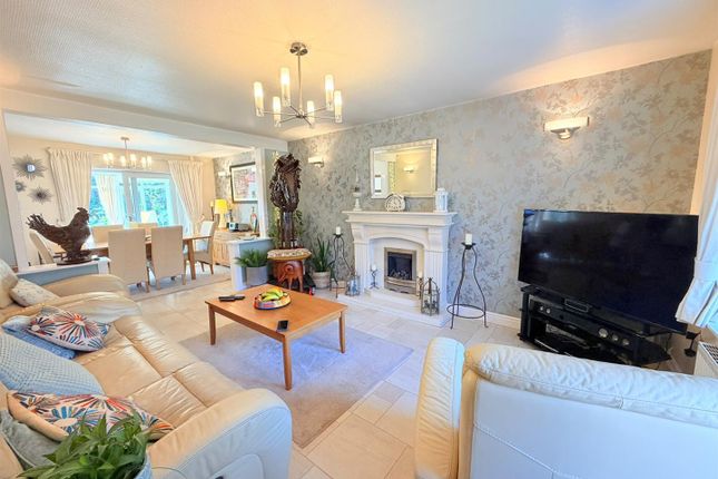 13, Durham Drive, Ashton-Under-Lyne photo 2