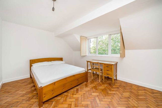 20, Woodyard Close, London photo 4