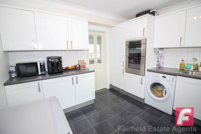 Flat for sale in By The Wood, Carpenders Park