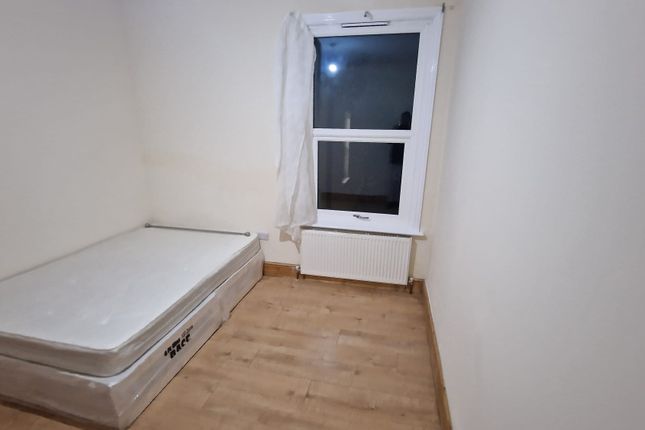 215, Shrewsbury Road, LONDON photo 5
