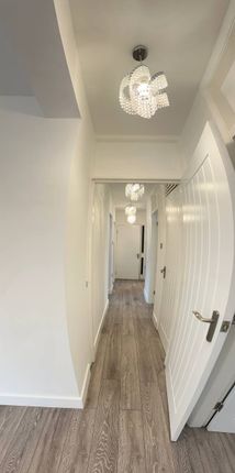 Flat for sale in Fallowfield, Willow Bank, Manchester