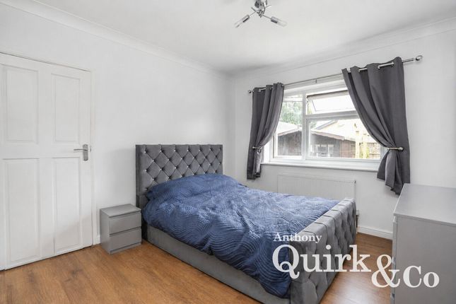 6, Waalwyk Drive, Canvey Island photo 4