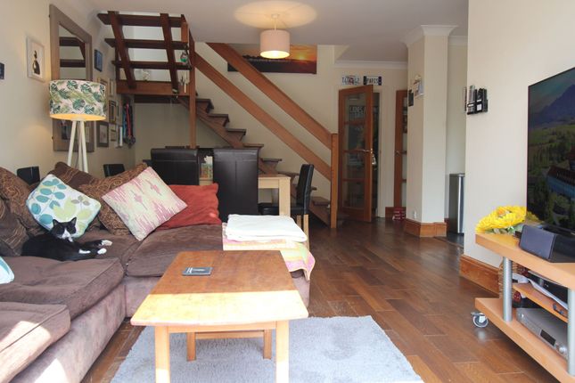 22a Fontygary Road, Barry photo 2