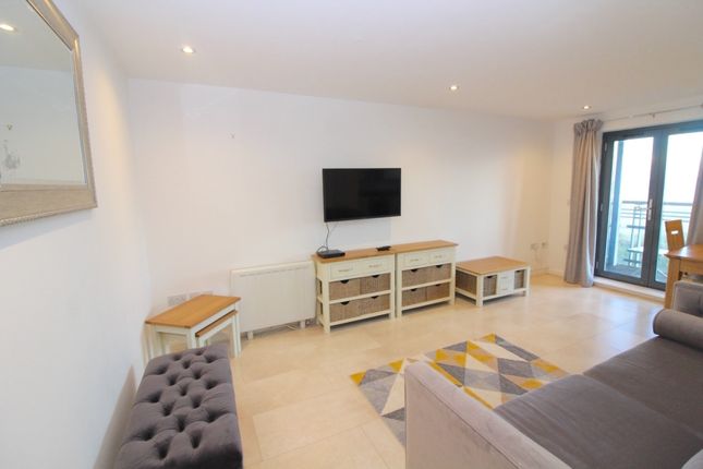 33 St. Christophers Court, Maritime Quarter, Swansea photo 4