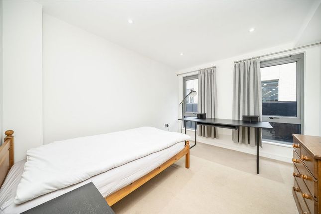 Flat 20, 4, Steward Street, London photo 4