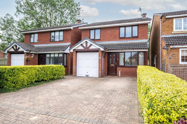 Thumbnail Detached house for sale in Curlew Close, Stratford-Upon-Avon