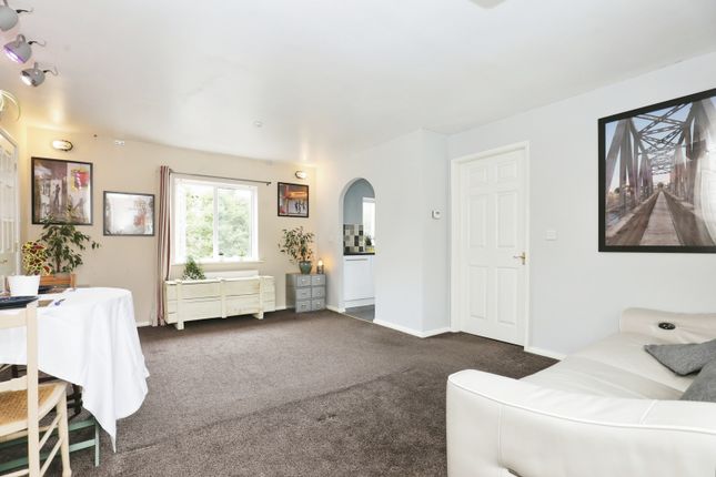 Maisonette for sale in Coopers Close, Stratford-Upon-Avon, Warwickshire