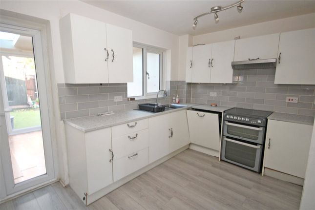 29, Pennywell Gardens, Hampshire photo 3