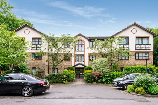 Thumbnail Flat to rent in Heathview Court, 70 Parkside, Wimbledon, London