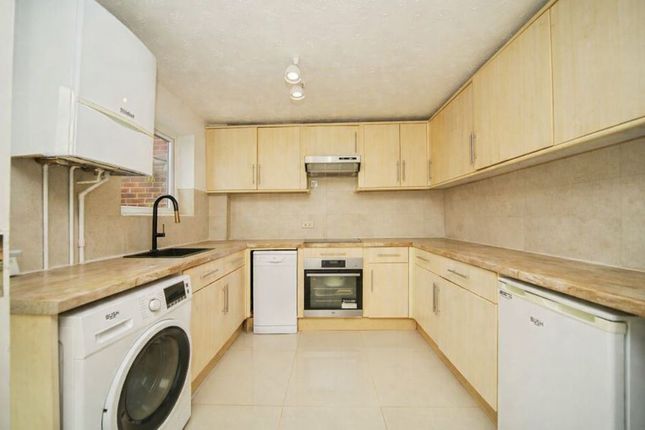40, Lavenham Way, Stowmarket photo 2