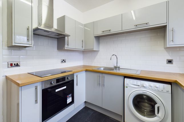 150 Tamarin Gardens, Cambridge photo 2