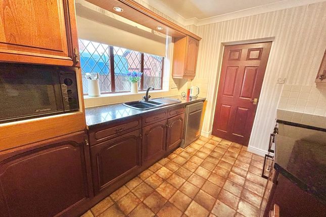 354, Westleigh Lane, Leigh photo 4