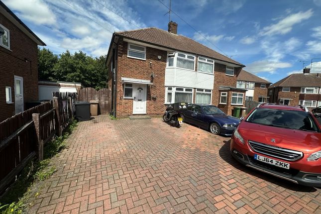 Fallowfield, Luton photo 2