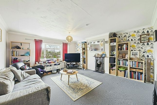 16, Rixman Close, Maidenhead photo 3