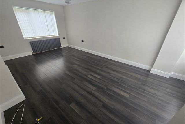 6, Sunningdale Road, MIDDLESBROUGH photo 2