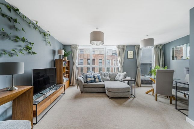 Thumbnail Flat for sale in Eversley House, London, Greater London