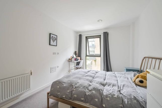 Thumbnail Flat to rent in Chorley Court, Tower Hamlets, London