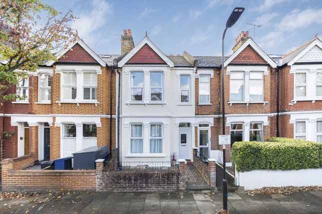 4-bed house on Ivy Crescent, London, £4,000/mo
