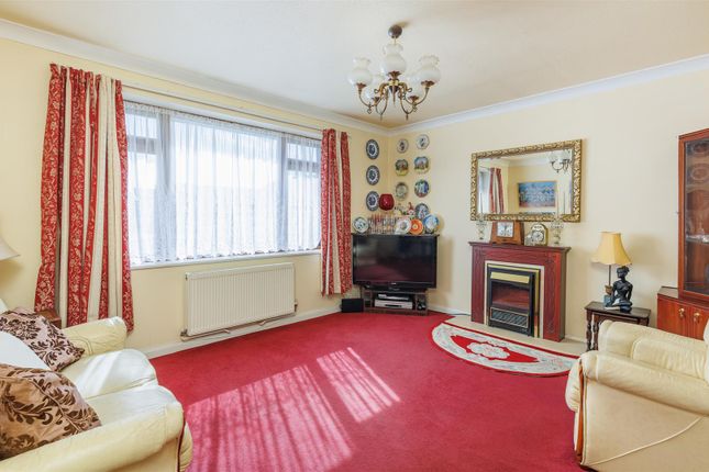 15, Chessell Close, Cowes photo 2