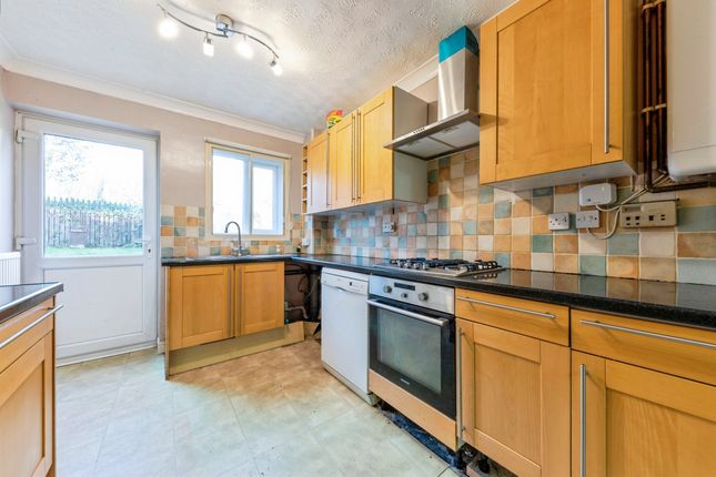 4, Mossdale Close, Grantham photo 2