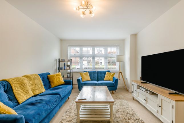 14, Clos Ystwyth, Caldicot photo 3