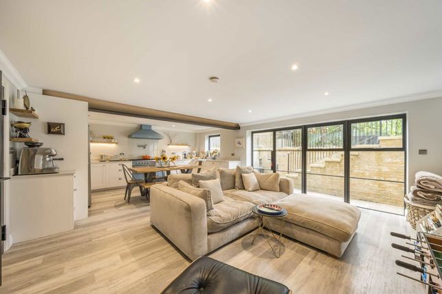 2A, Feltham Avenue, East Molesey photo 3