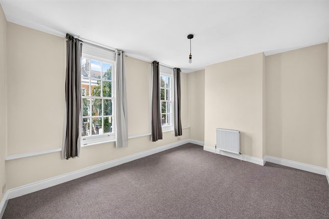 35, Fairfield Road, London photo 2